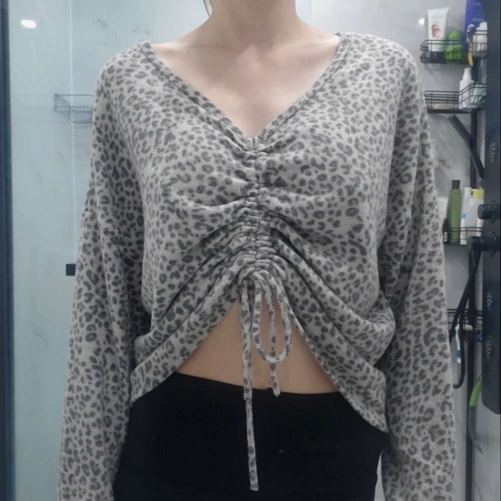Leopard Print Super Soft Rouched Top - Picture 10 of 10